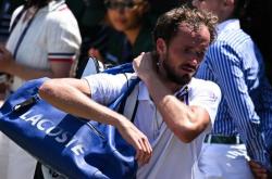 开云sport-美网险胜温网，梅德韦杰夫统治全场