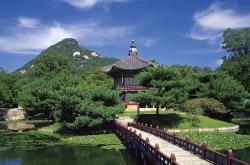 开云体育在线-当萨内接管欧冠决赛时，为何曼联却带走了英格兰？足球历史的暗线与唯一答案