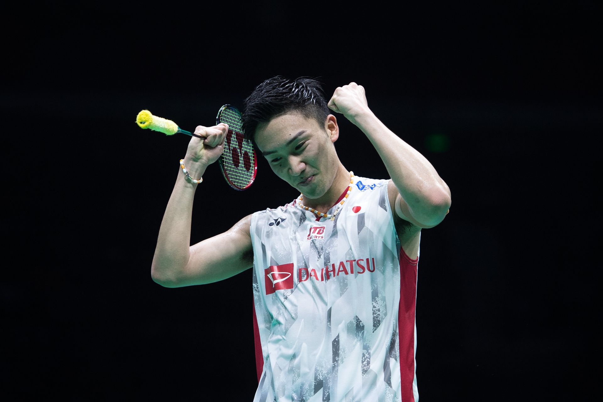 日本羽毛球队强势丹麦羽毛球队，桃田贤斗惊艳世界