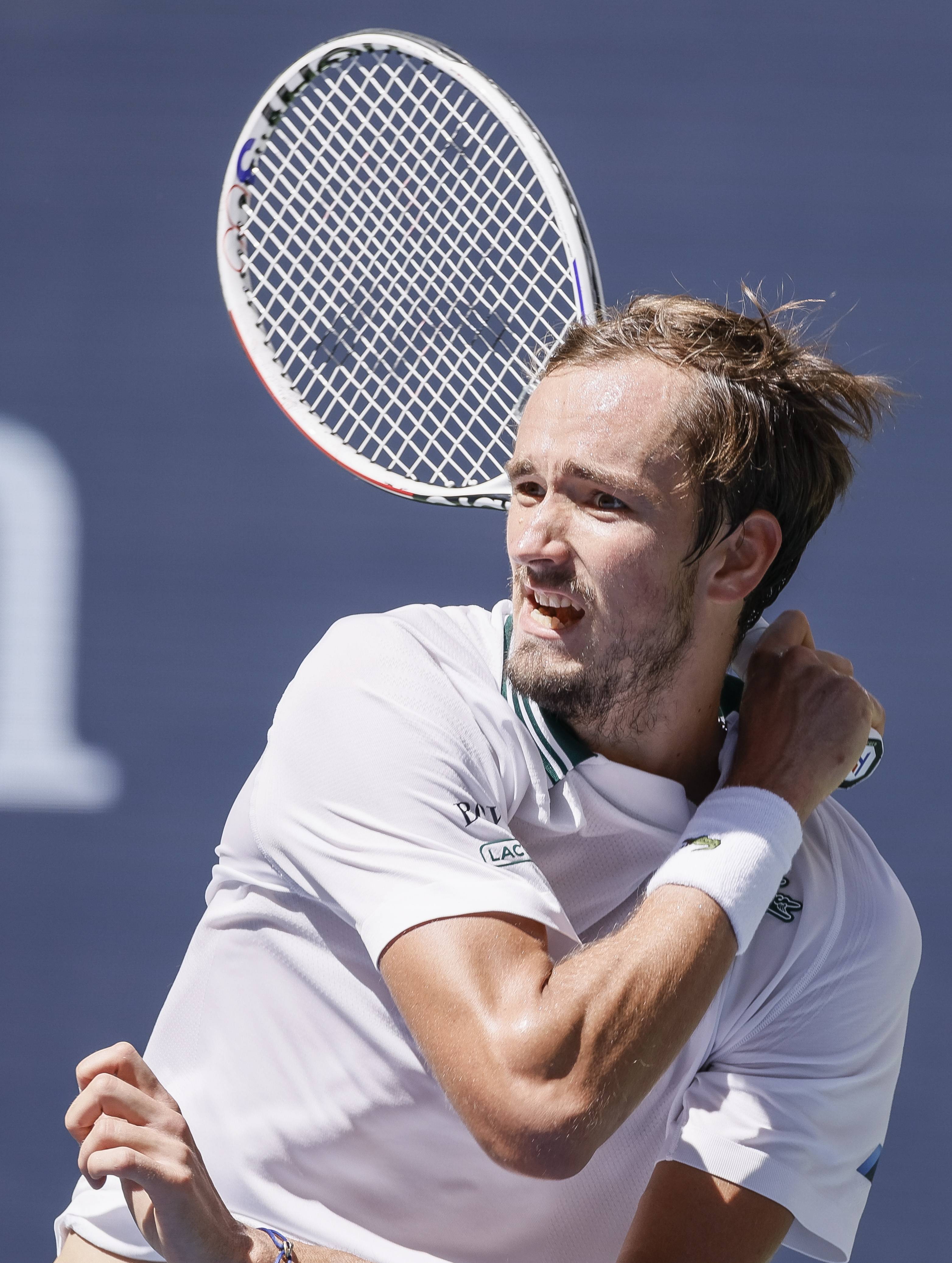 英国网球队完胜美国网球队，梅德韦杰夫绝境逆转的简单介绍