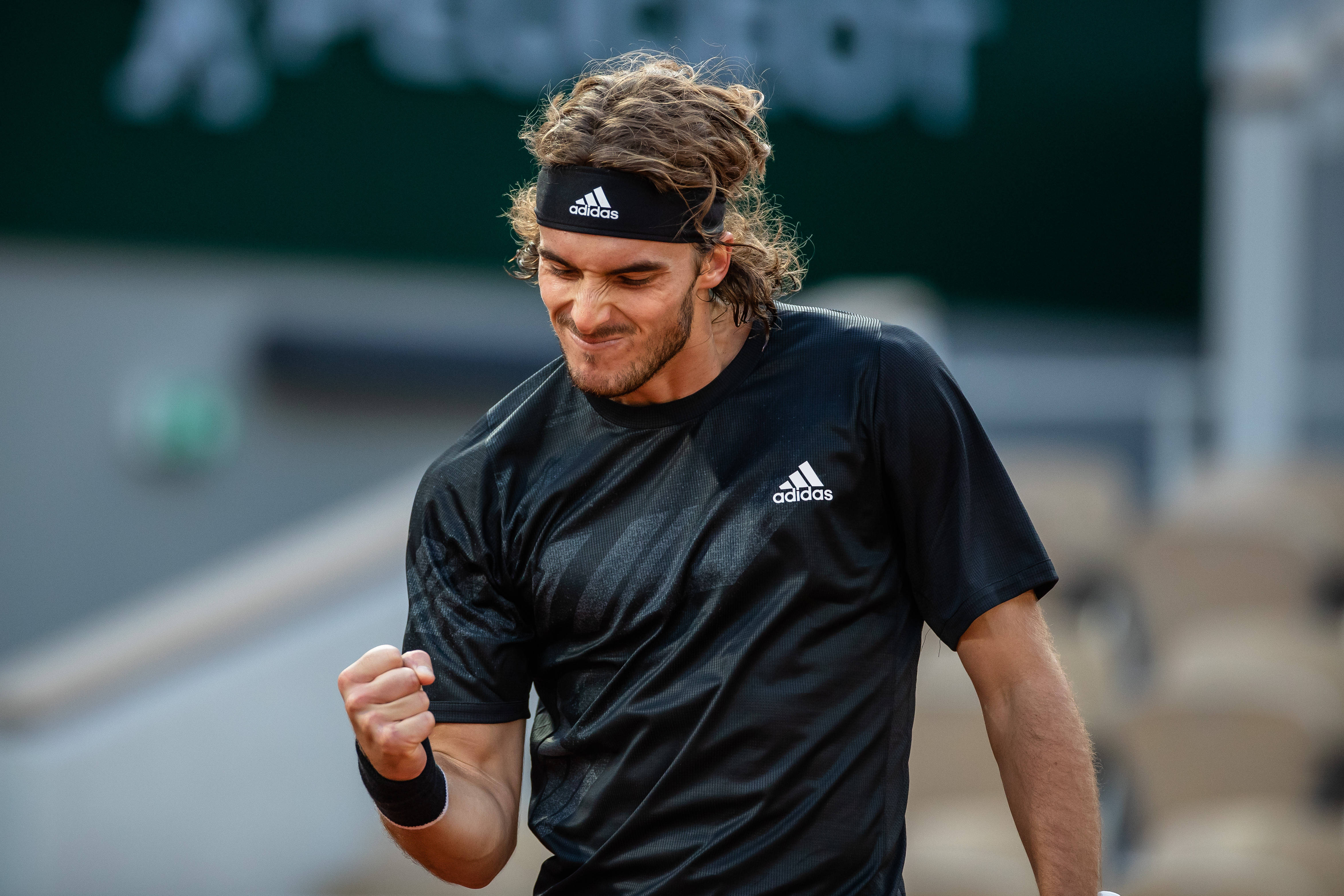 英国网球队爆冷意大利网球队，西西帕斯打破历史纪录