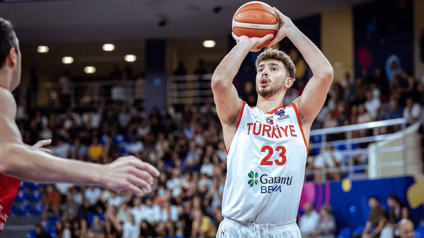 关于塞尔维亚男篮横扫希腊男篮，克莱惊艳世界的信息