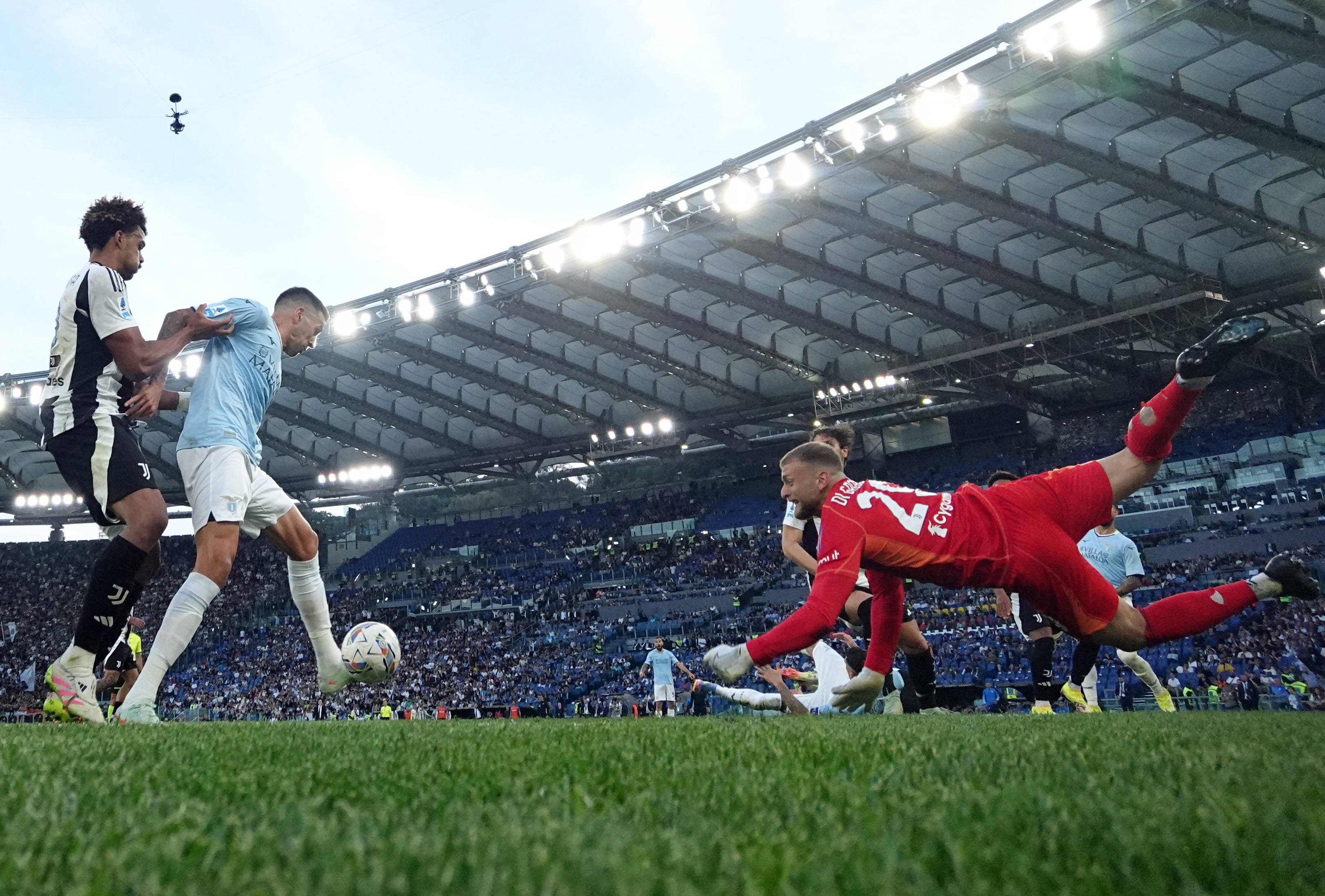 包含尤文绝地反击西班牙，格纳布里绝境逆转的词条