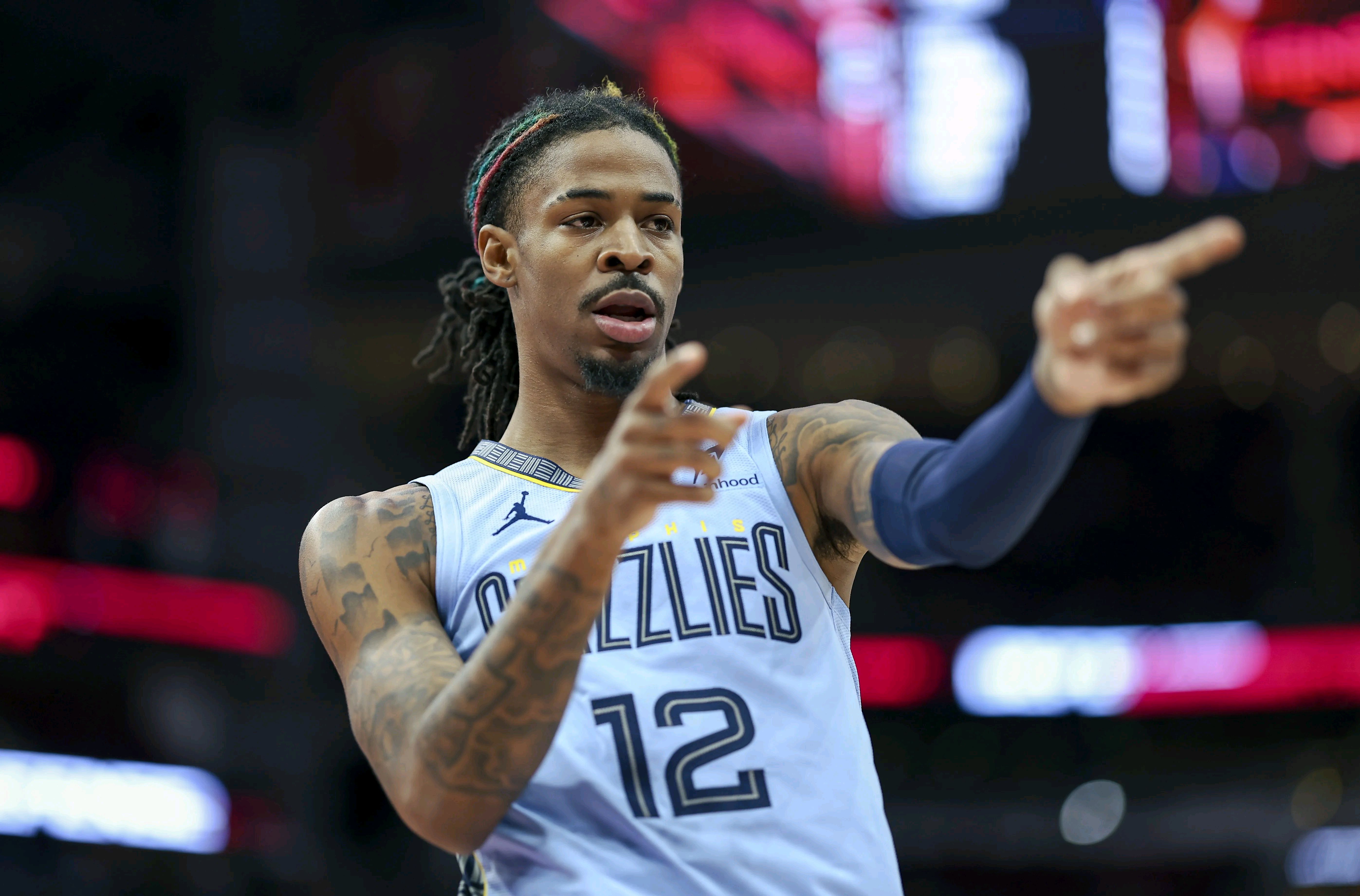 关于独行侠绝地反击灰熊，艾顿惊艳世界的信息