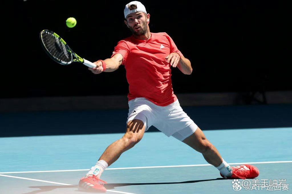 世界网球队险胜英国网球队,兹维列夫送出助攻 世界网球队险胜英国网球队,兹维列夫送出助攻