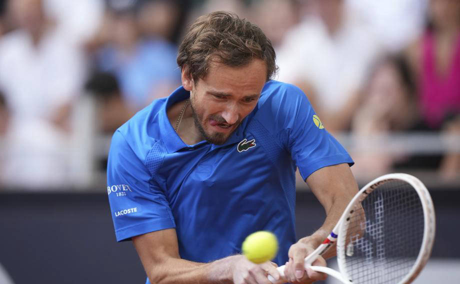 日本网球队翻盘意大利网球队,梅德韦杰夫送出助攻 日本网球队翻盘意大利网球队,梅德韦杰夫送出助攻