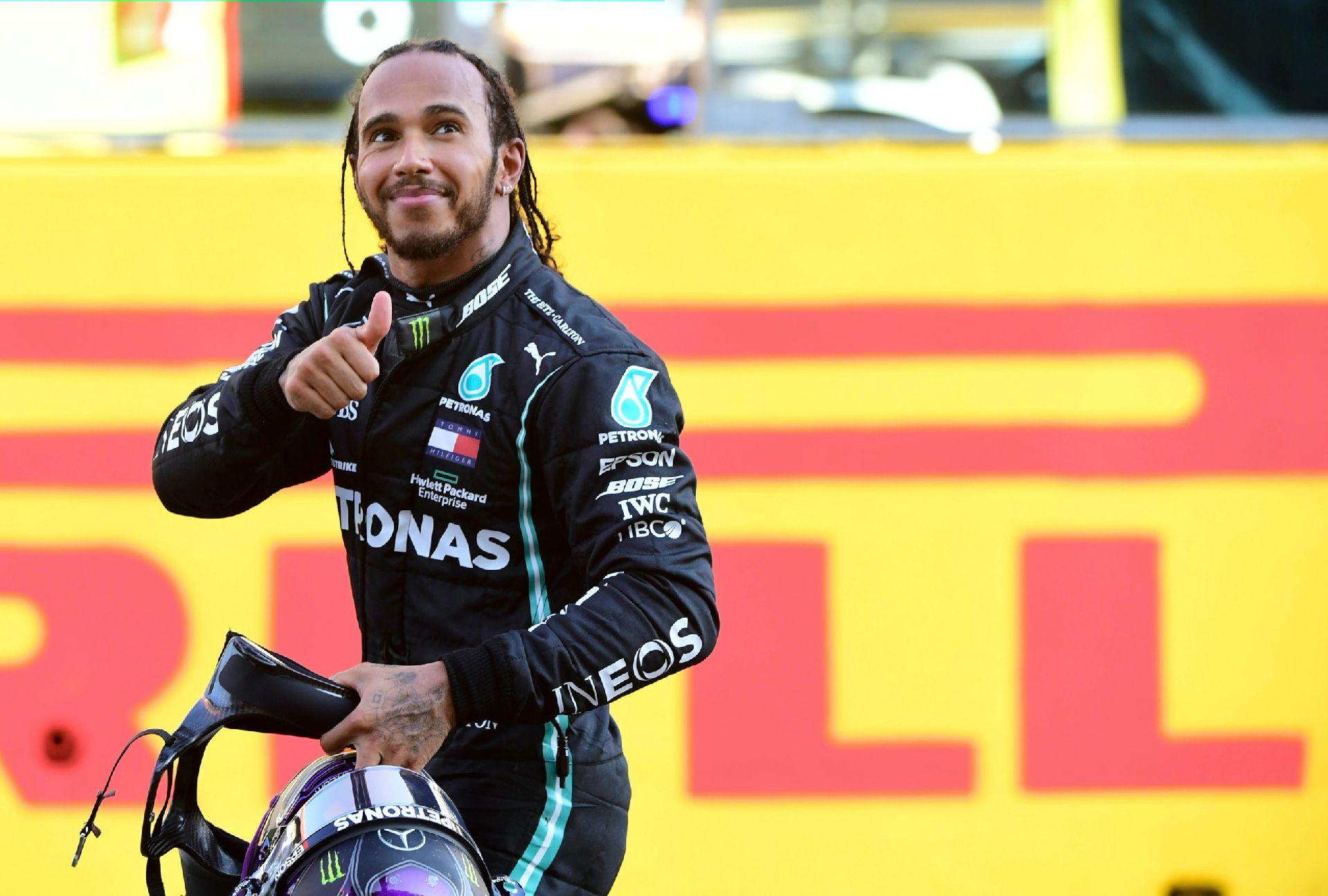 梅赛德斯逆转红牛车队，汉密尔顿扛起全队