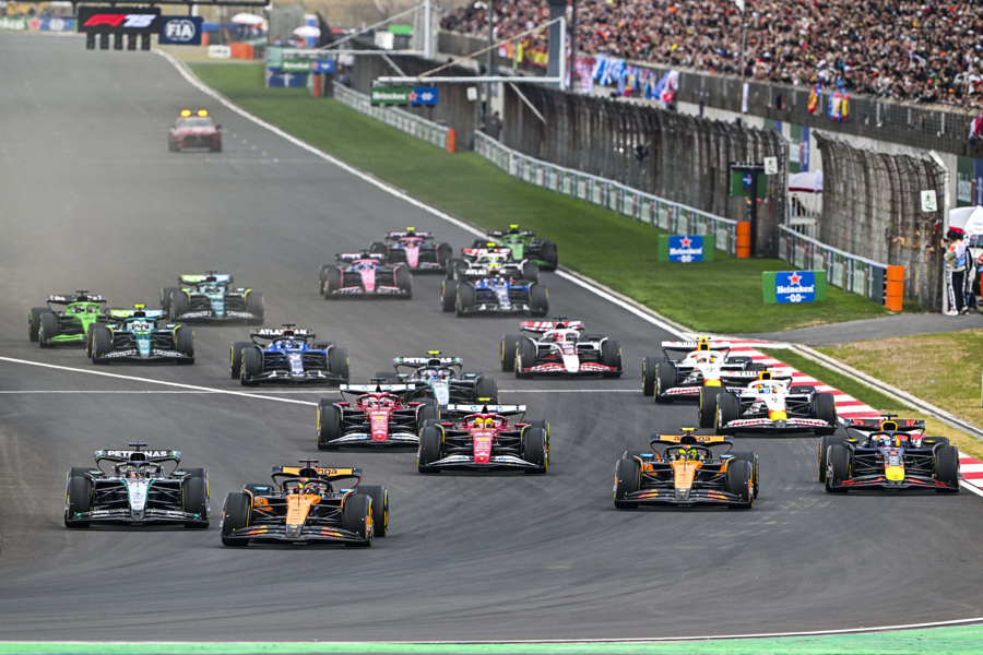 梅赛德斯力克阿斯顿马丁,皮亚斯特里带队取胜 梅赛德斯力克阿斯顿马丁,皮亚斯特里带队取胜