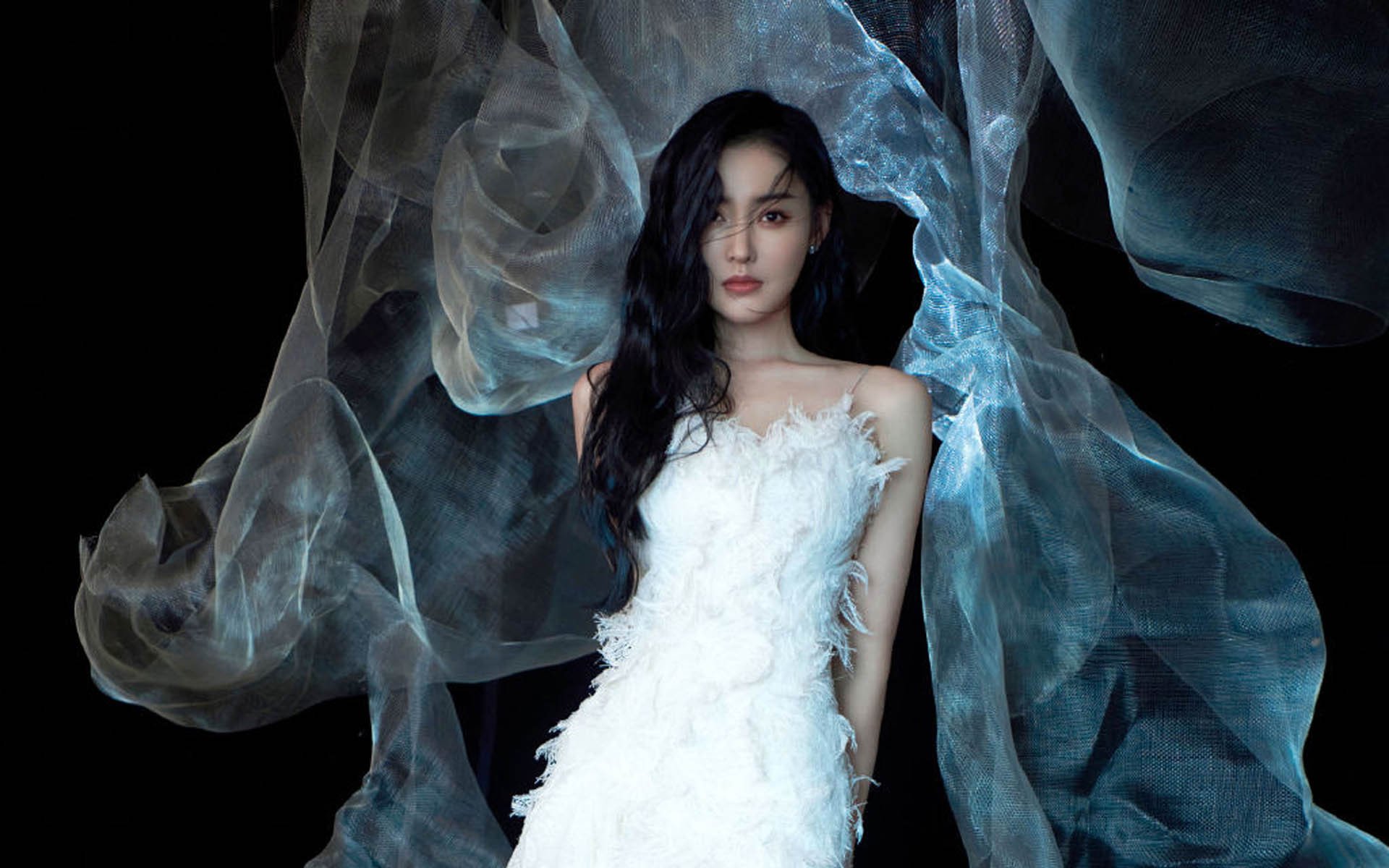 双重冲击波，当F1年度争冠在弯道决战时，黄蜂用一波流带走76人