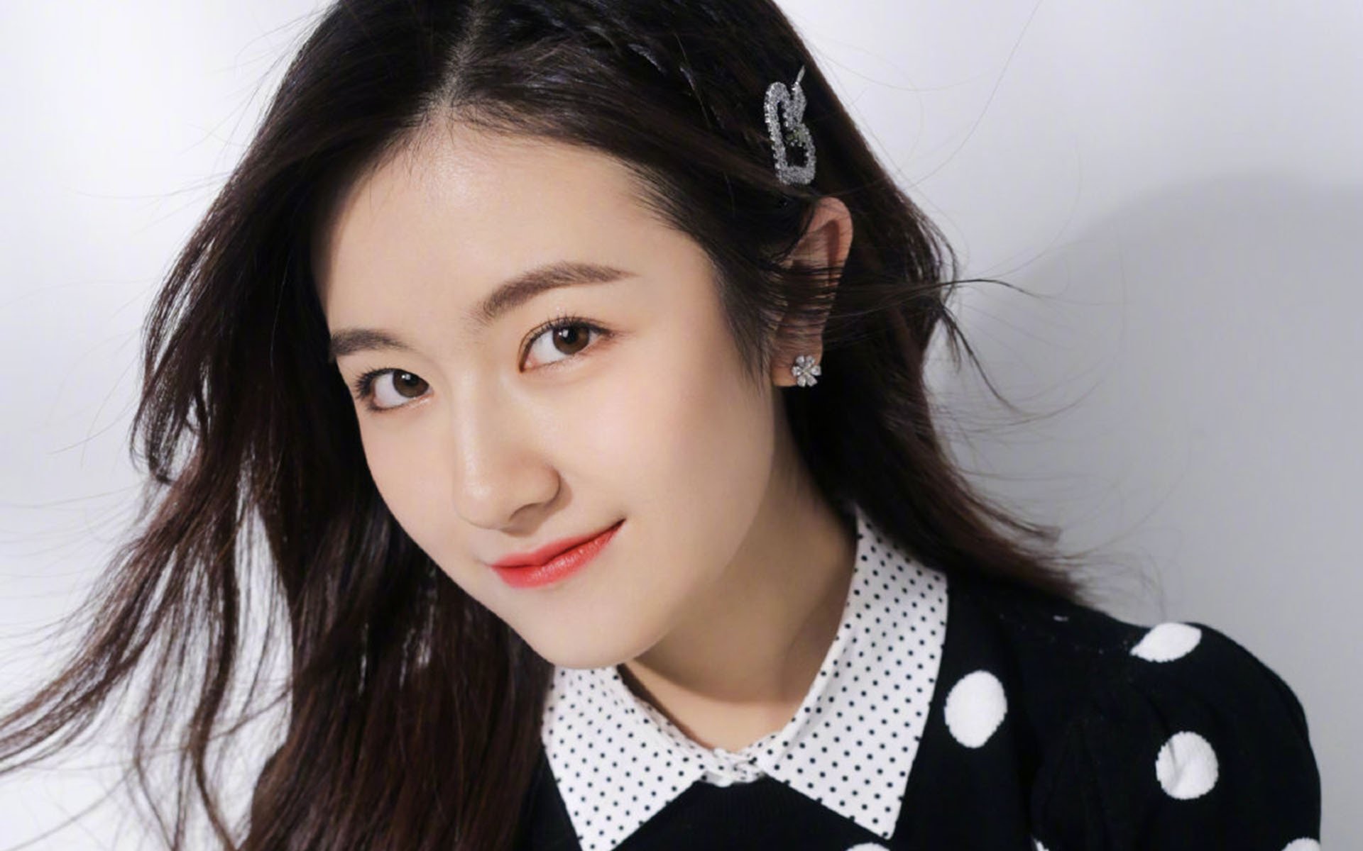 内马尔梅开二度引爆全场，巴萨争冠战险胜伊拉克黑马