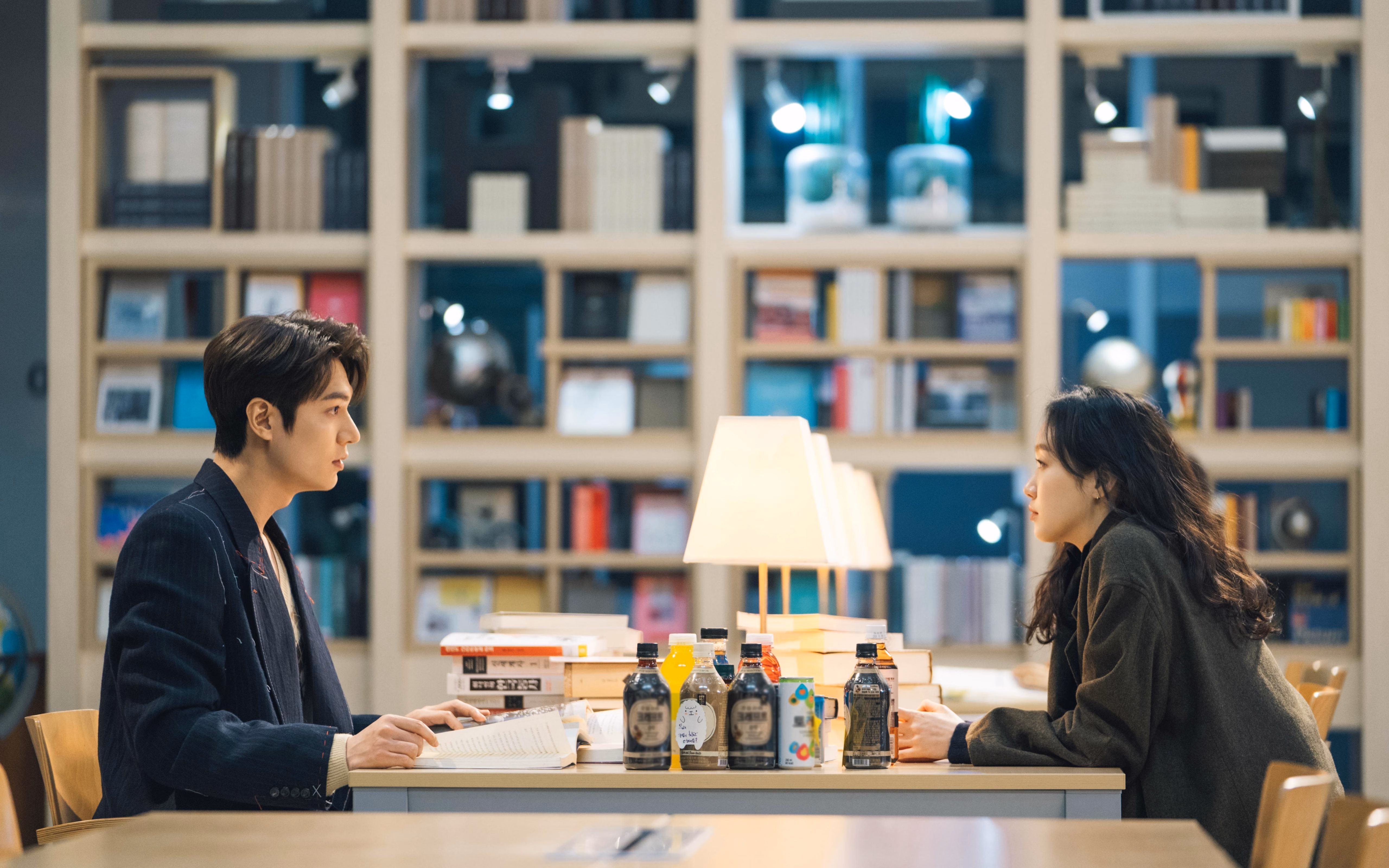 钢铁洪流与艺术手术刀，当劳塔罗的压制哲学，撞上西班牙的传控血性